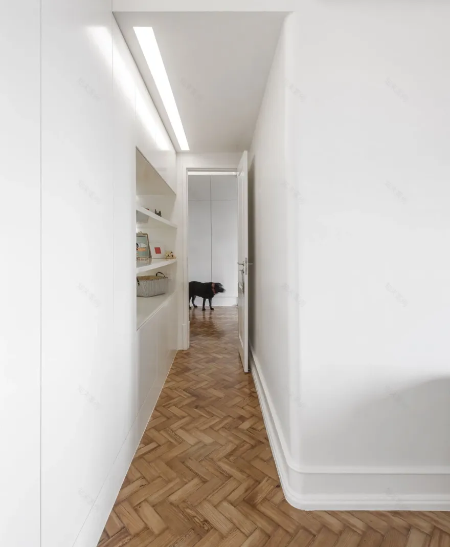 里斯本顶层公寓翻新,融入城市活力-17