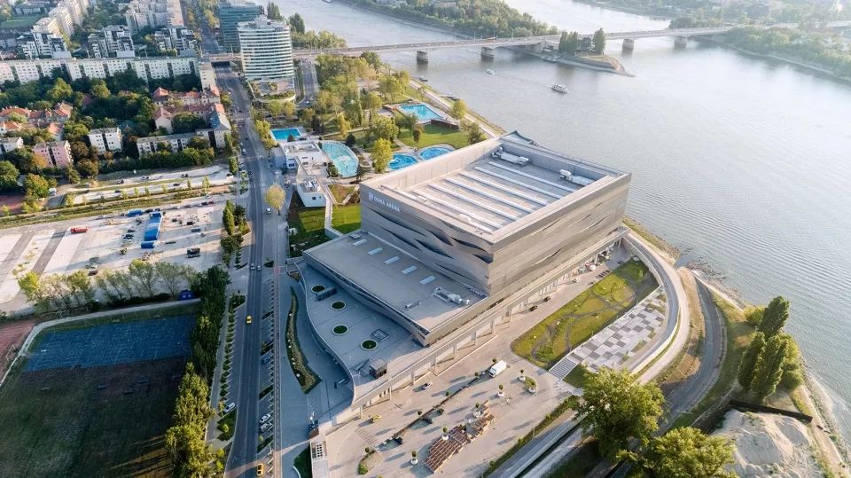 波光粼粼的多瑙河畔游泳馆，布达佩斯 Duna Arena-7