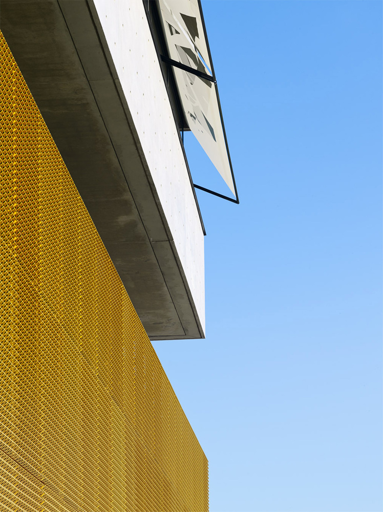 Luxembourg 办公大楼,工业风与混凝土美学完美结合-26