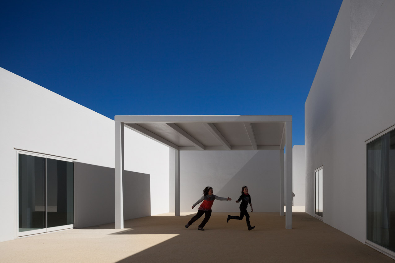 Aires Mateus 打造独特校园空间-34