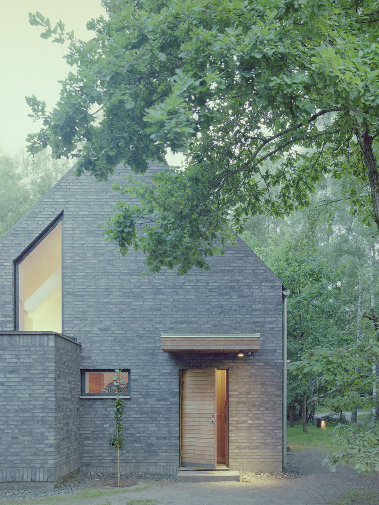 绿植落地窗房屋丨瑞典丨Jakobsson Pusterla arkitekter-1