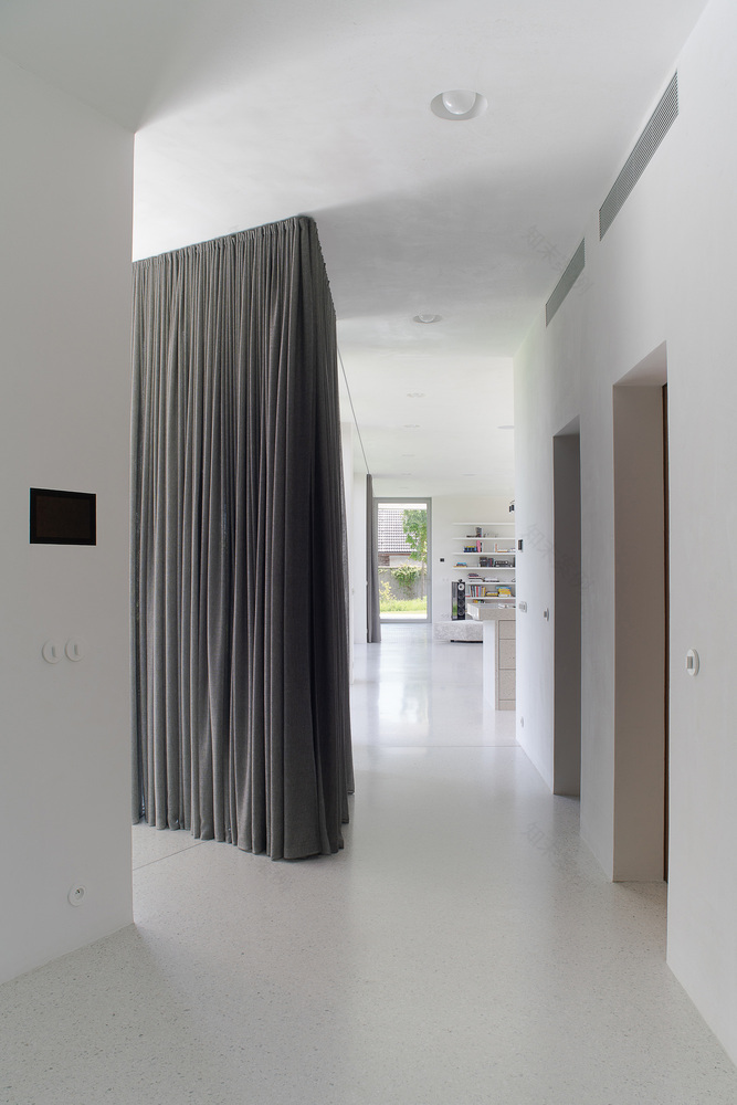 布拉格郊区别墅丨意大利布拉丨Nacházel Architekti-44