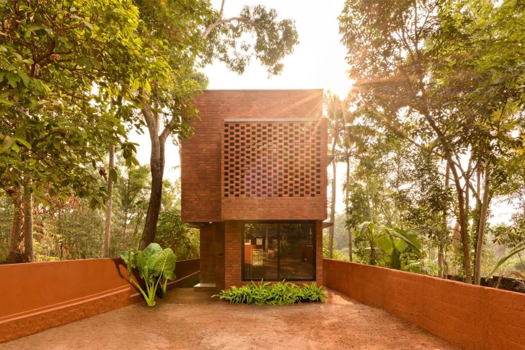 窄砖房丨印度特里凡得琅丨Srijit Srinivas ARCHITECTS-27