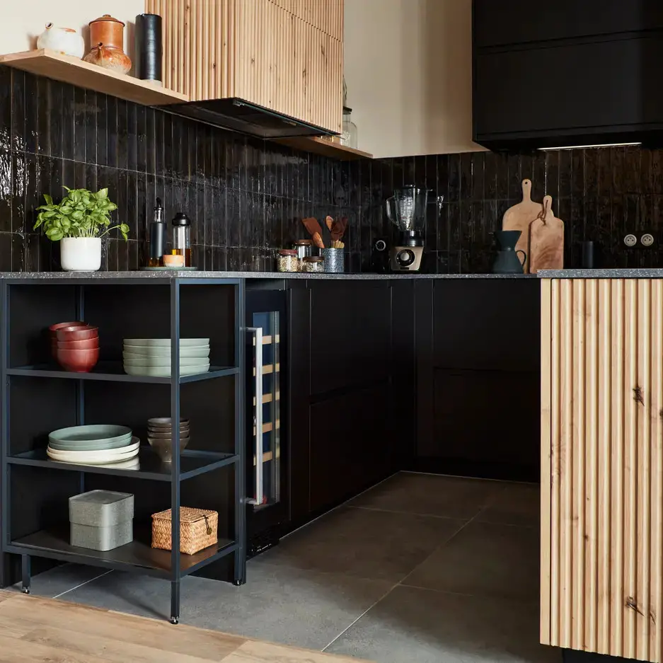 "Leroy Merlin 厨房 | 黑色与木质的完美结合"-5