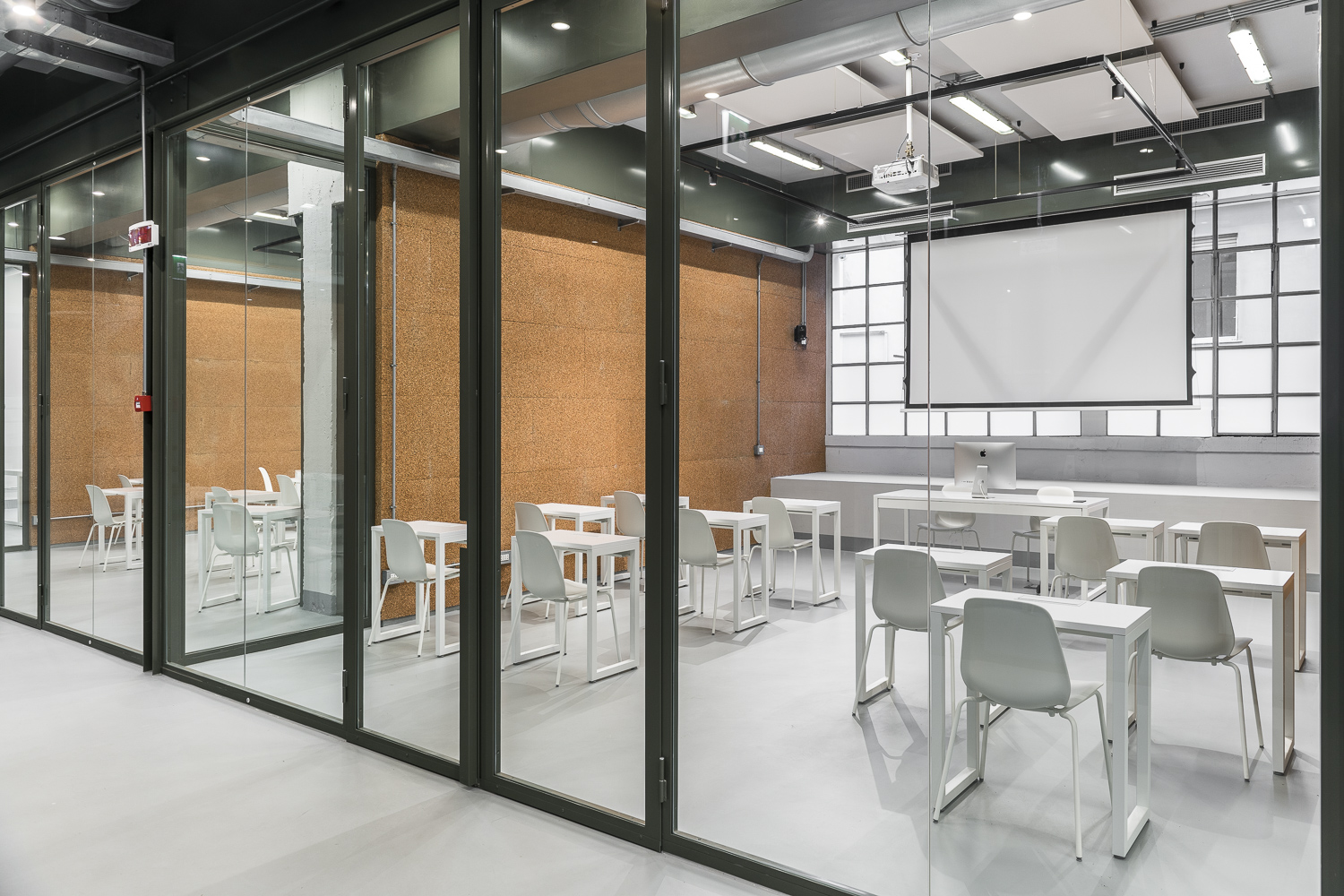 意大利米兰 Accademia Della Moda Milano 总部设计,时尚与创意的完美融合-6