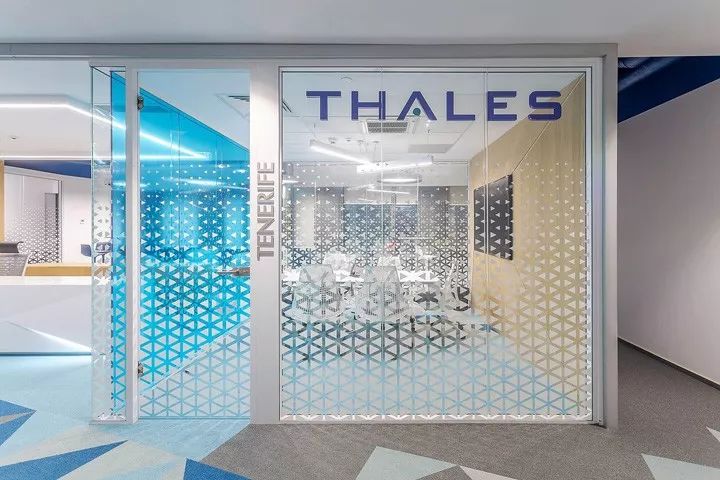 科幻未来主义元素融入的 Thales 泰雷兹办公室设计-21