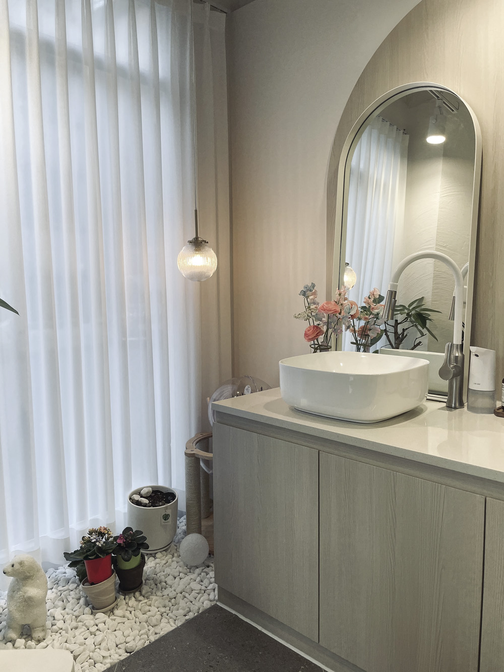 小巧精致的 grey&beige 咖啡厅室内设计-8