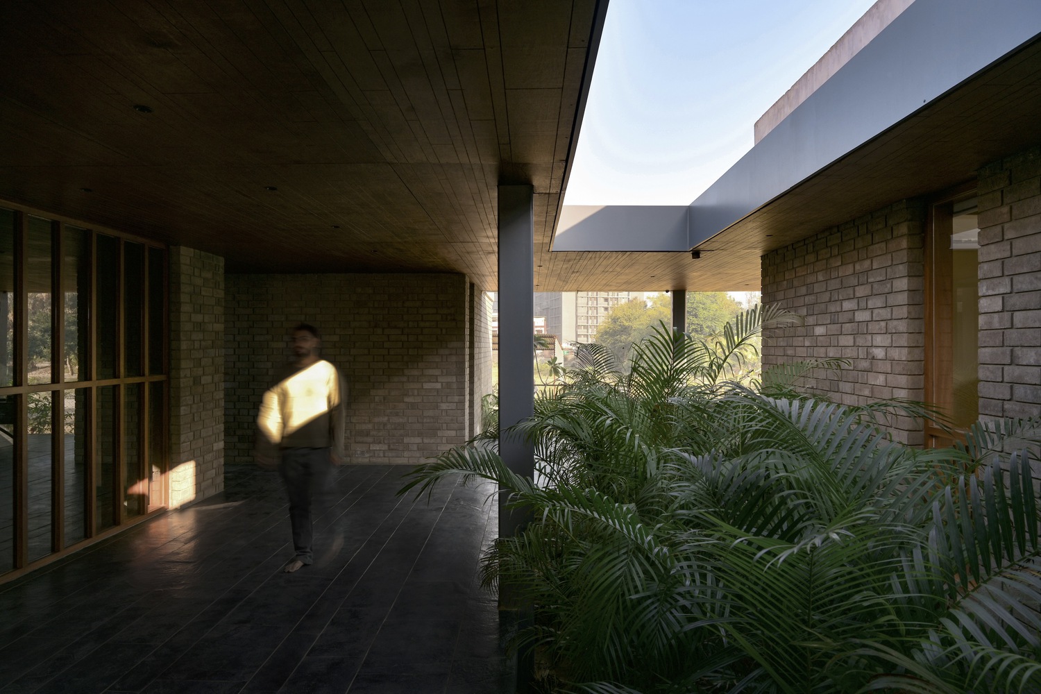 几堵墙和一间屋顶办公室丨inpractice-7