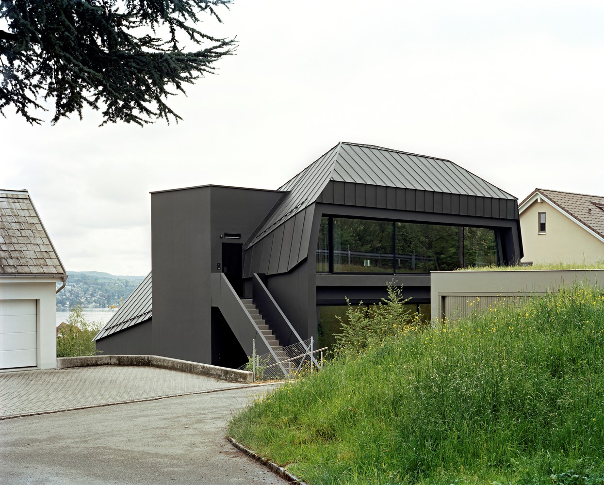 湖边‘黑’住宅-5