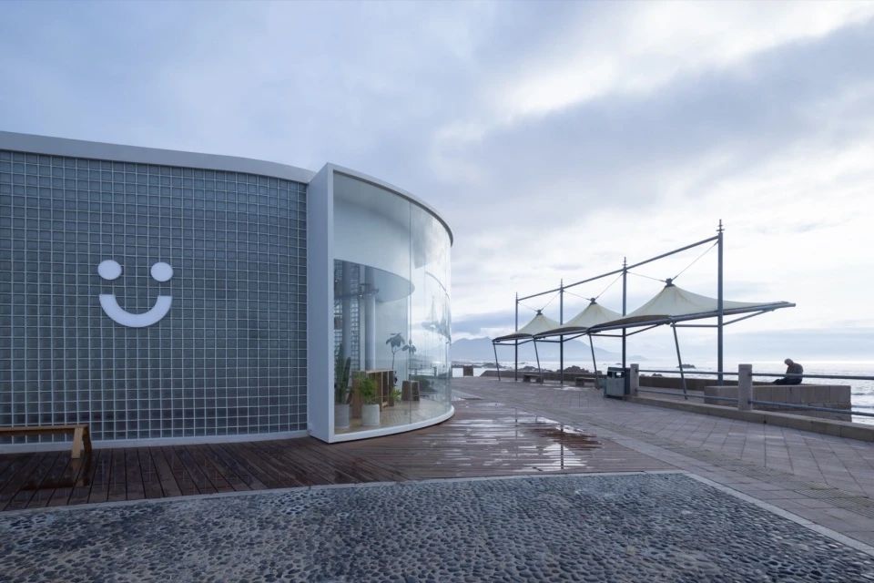 光线的载体和容器   Dotcom Coffee青岛海边店  Atelier LOONG-21