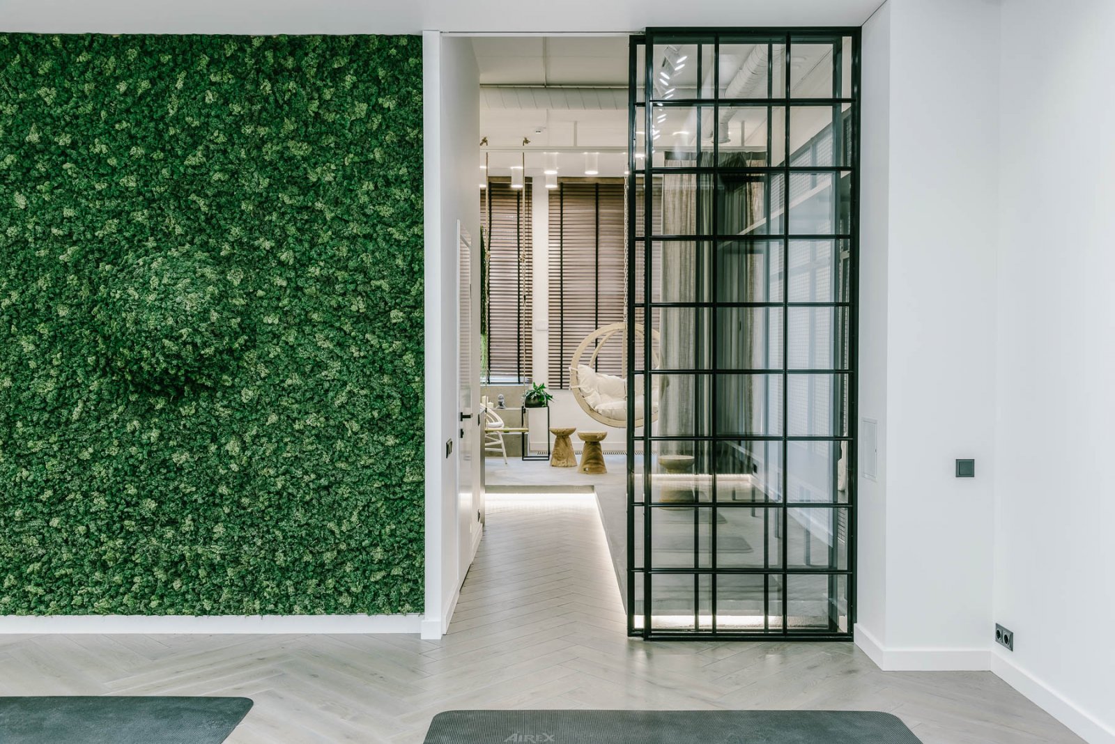 休闲清新的YOKO瑜伽工作室  dizaino virtuve-9