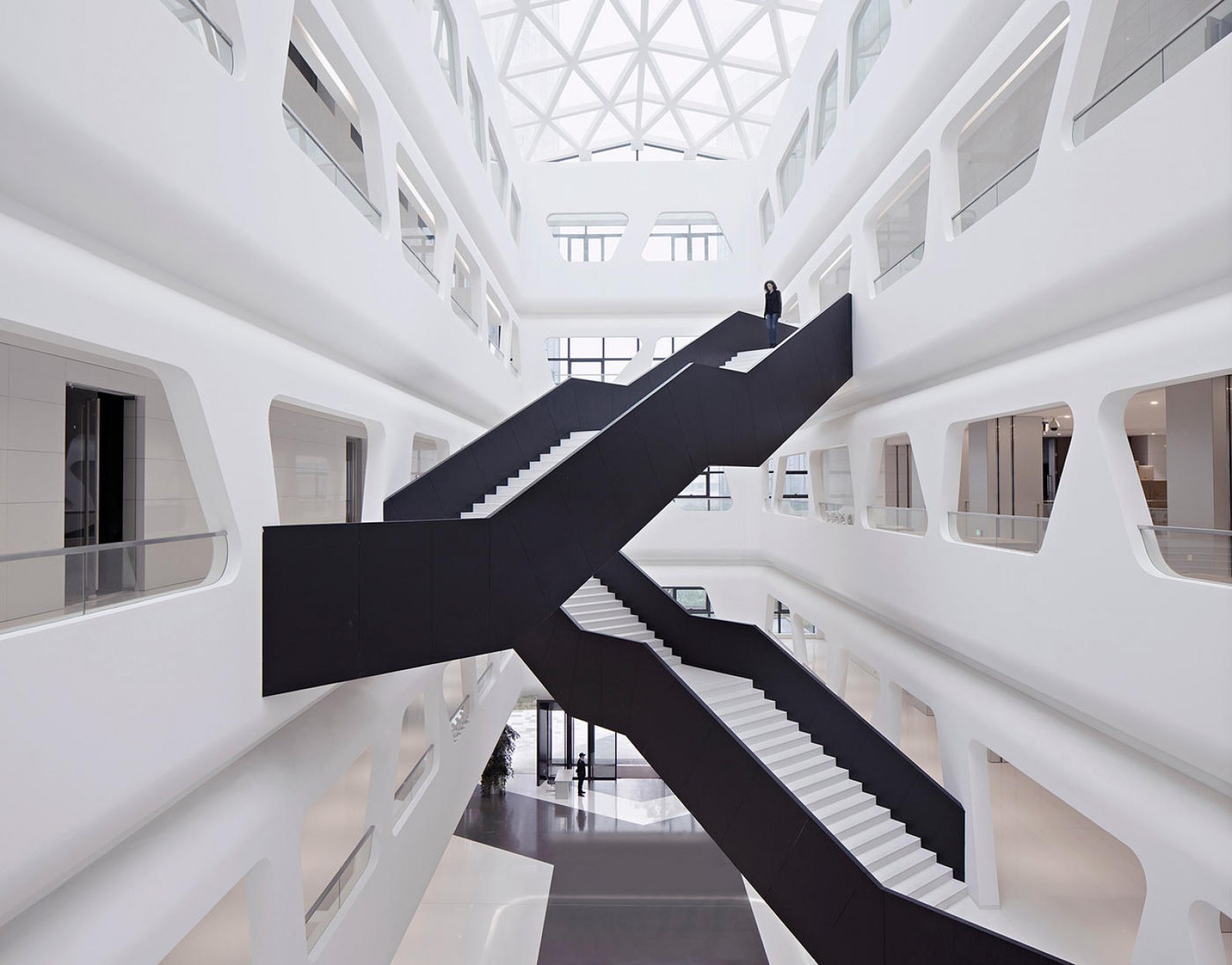 西安中西部内陆港口金融城  HALLUCINATE设计公司-7