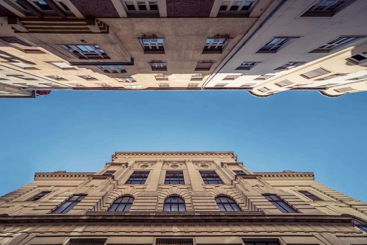 穿越天空的隧道 | 摄影师 Zsolt Hlinka 的几何建筑视觉-25