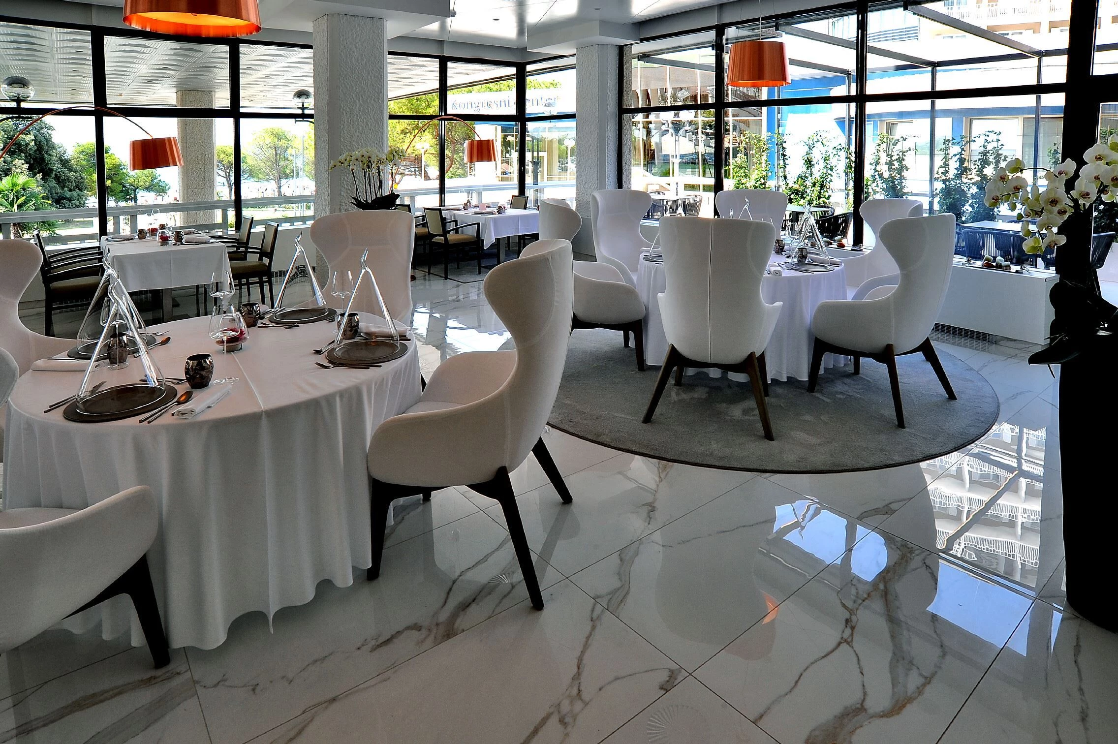 斯洛文尼亚阳光海岸优雅餐厅设计-6