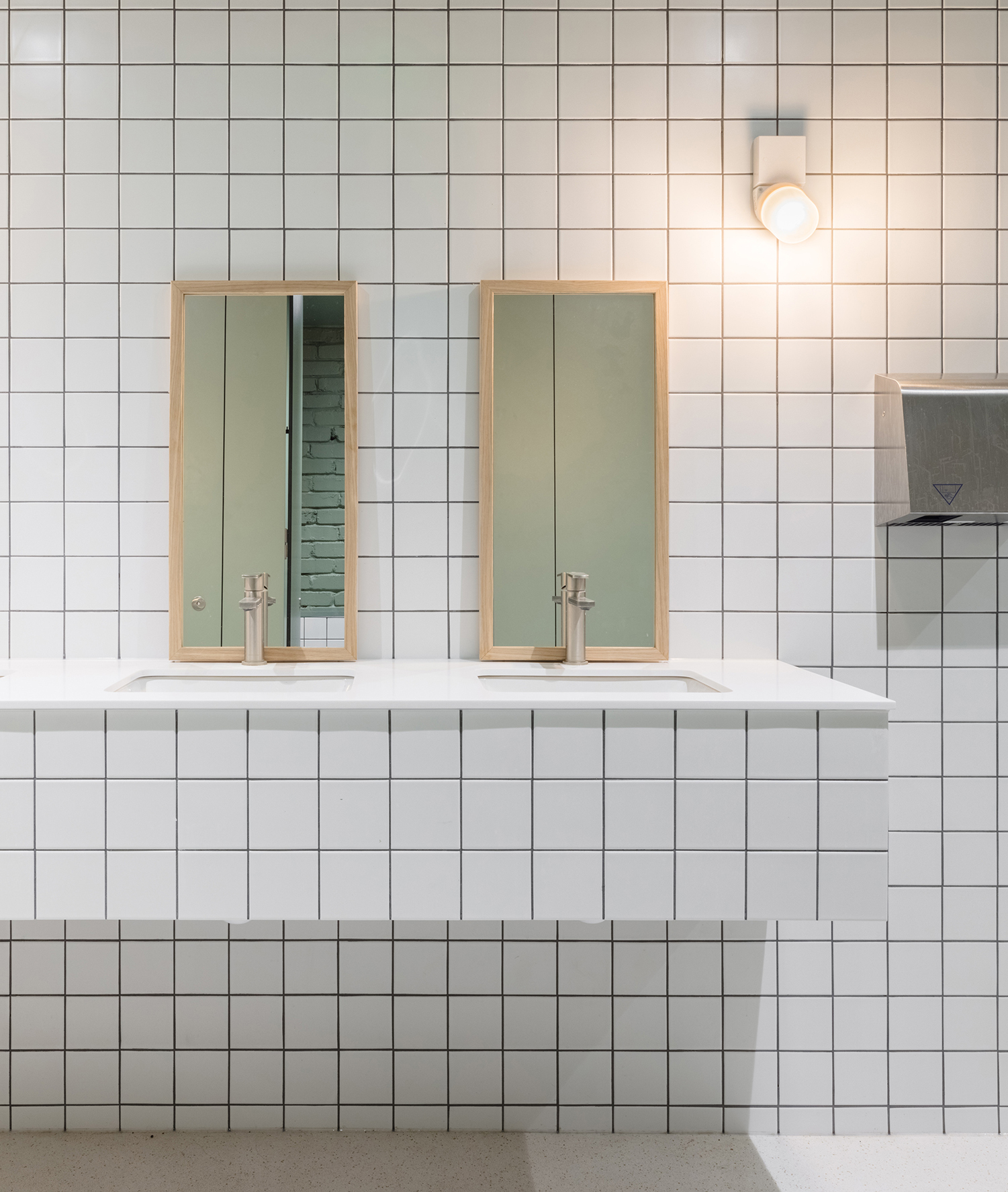 Shelter From The Storm / Holland Harvey Architects-20