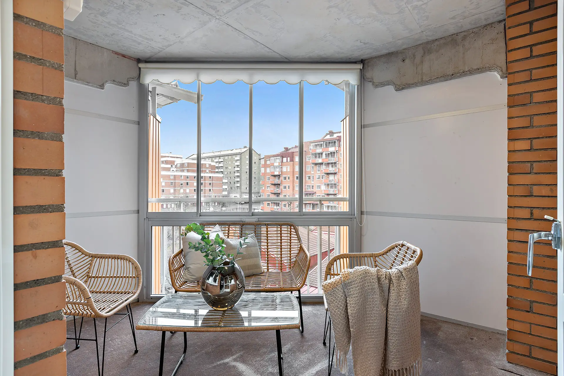 瑞典现代风格小公寓的玻璃隔墙设计-10