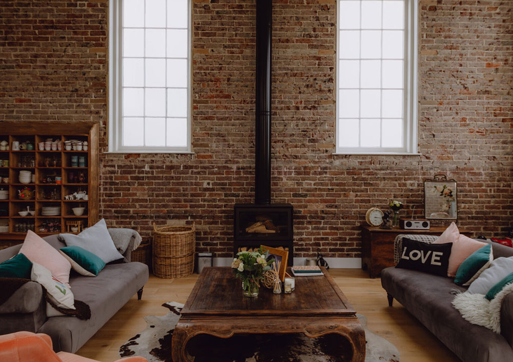 英国肯特郡前洗礼堂的时尚工业风格住宅设计-3