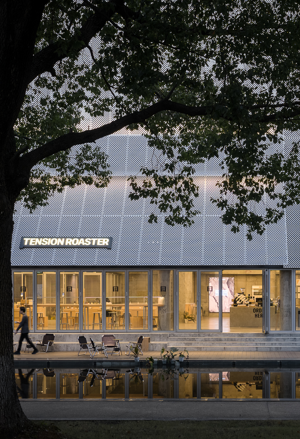 咖场 （Tension Roaster）丨中国苏州丨赵牧桓室内设计研究室,牧桓设计+灯光设计顾问-0