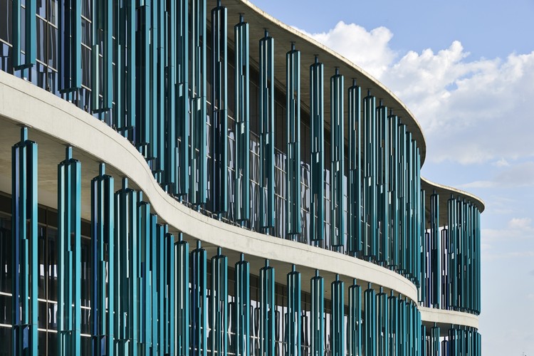 维达尔·德·卡内拉斯建筑的可持续改造-6