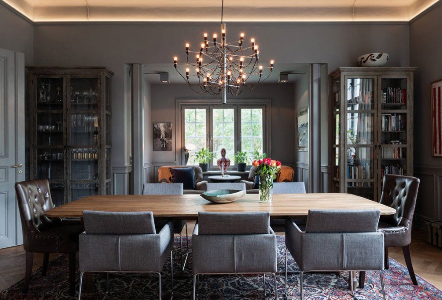 瑞典神秘庄园 | 暗色调的惊艳空间-1