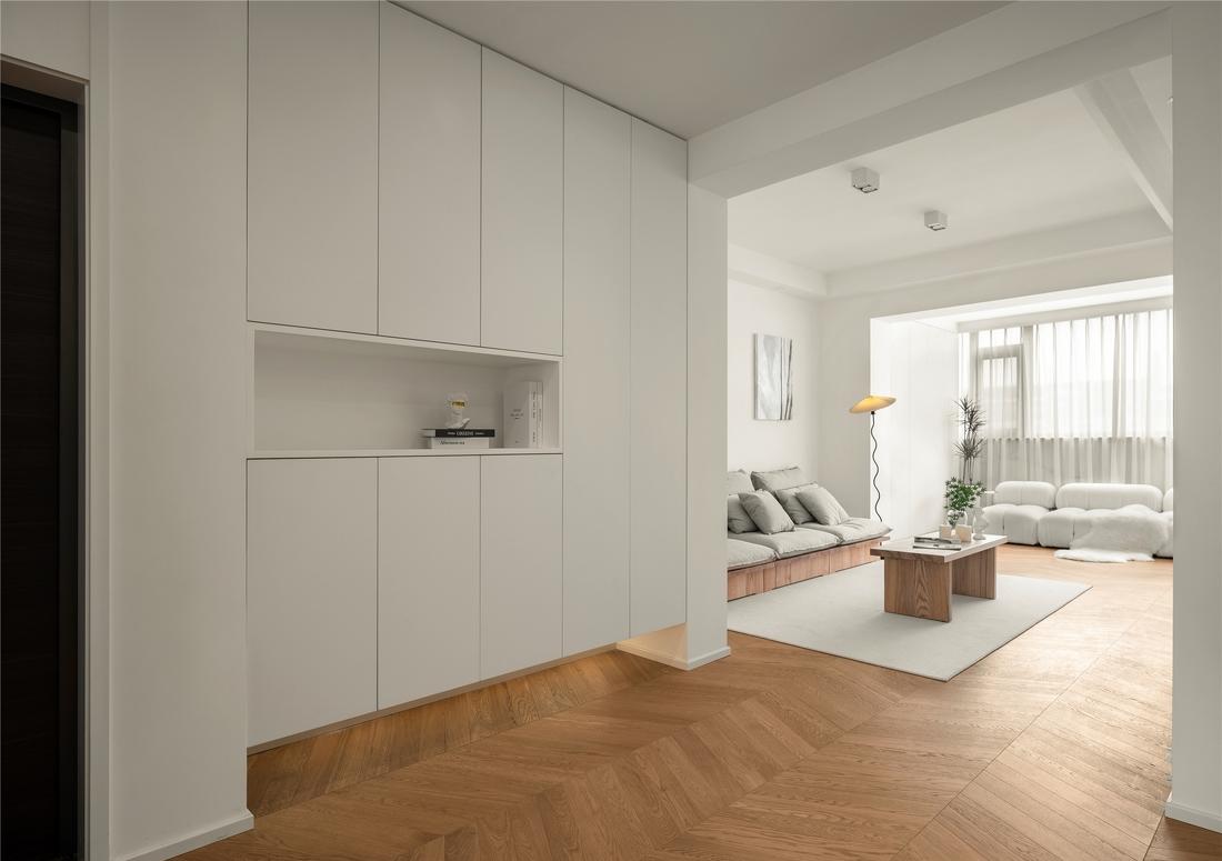 纯白+木色舒适惬意生活空间设计-2