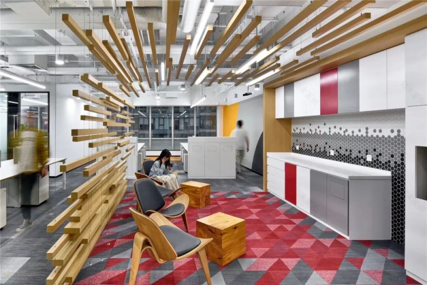 科技感与人性化共融的商汤科技办公空间-4