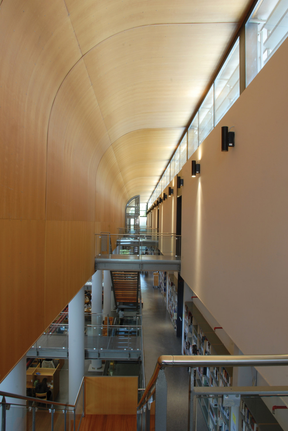 希腊校园图书馆 · 动态曲线屋顶下的知识空间-31