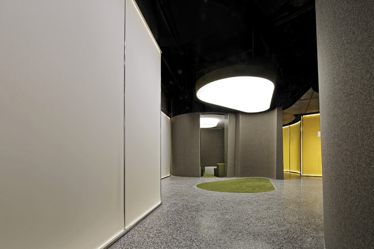 Poly ShowRoom 胡文杰设计透明空间-24