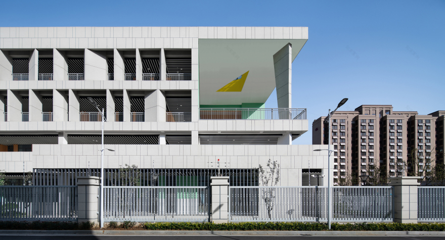 Nanjing Qixia Mountain Shibuqiao Central School / Nanjing Bangjian Urban Architectural Group-14