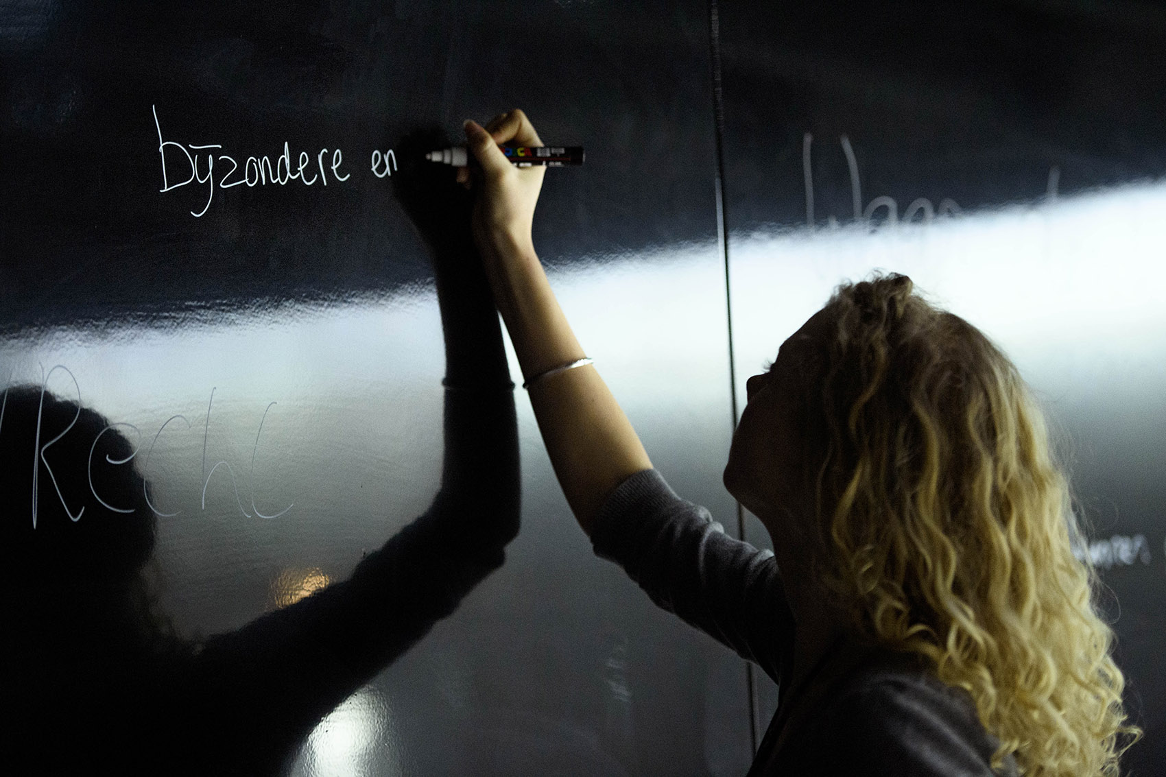 阿默斯福特集中营国家纪念馆永久展览丨荷兰丨Tinker imagineers-55