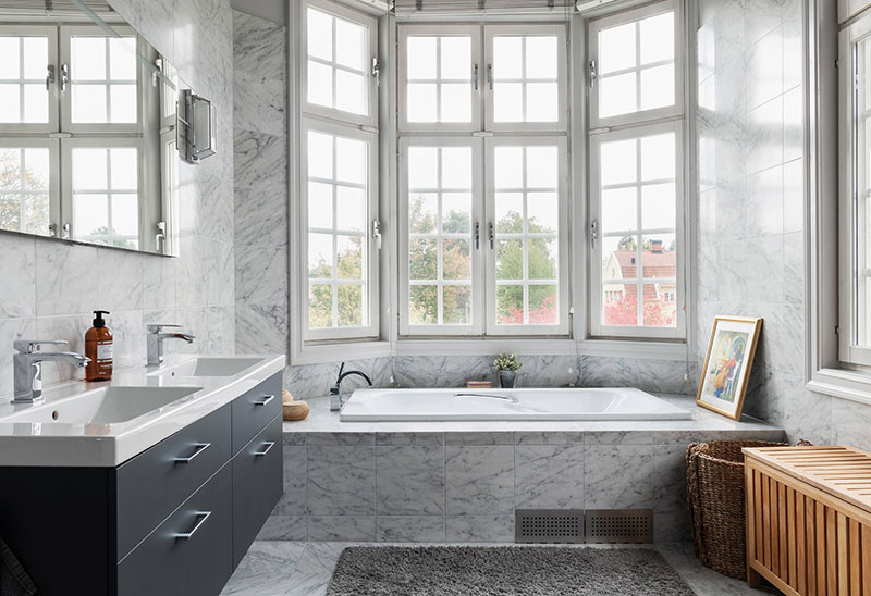 瑞典神秘庄园 | 暗色调的惊艳空间-23