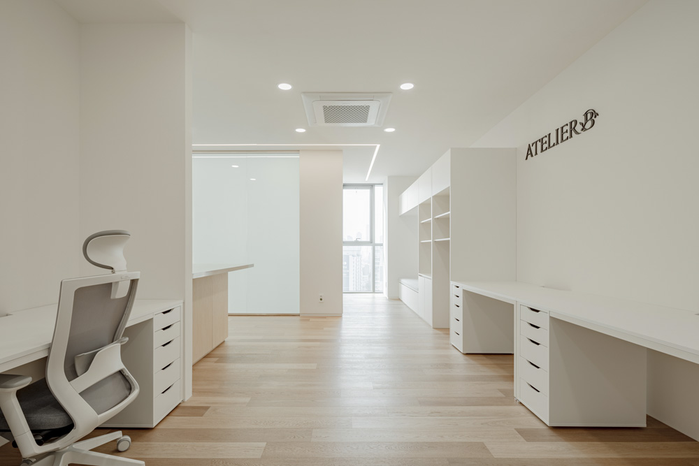 白色与木质的优雅融合 | 53 度商务办公室设计-13