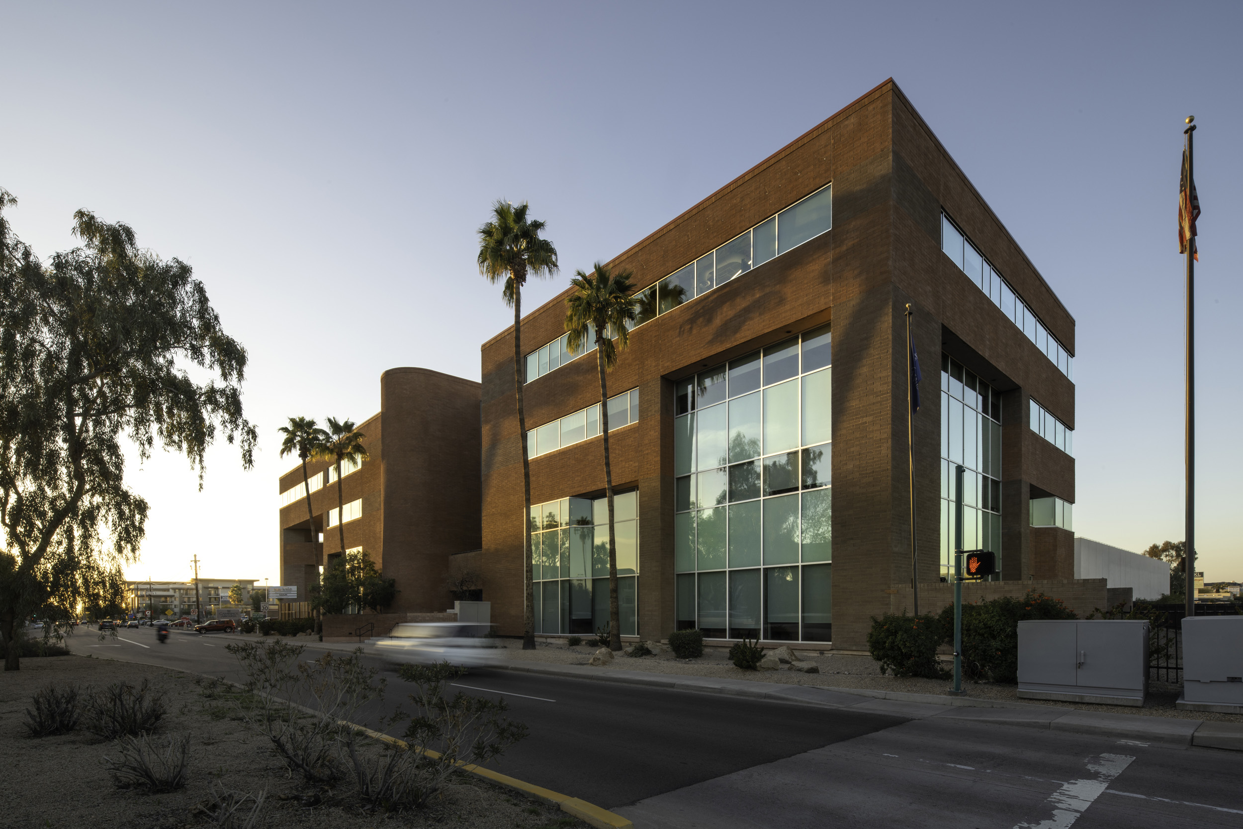 翻新 80 年代办公楼,打造充满活力的 Make-A-Wish 新家-18