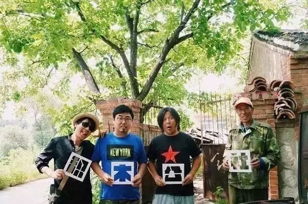 四个老男孩租下2500亩山谷，用集装箱搭出梦想中的家！-28