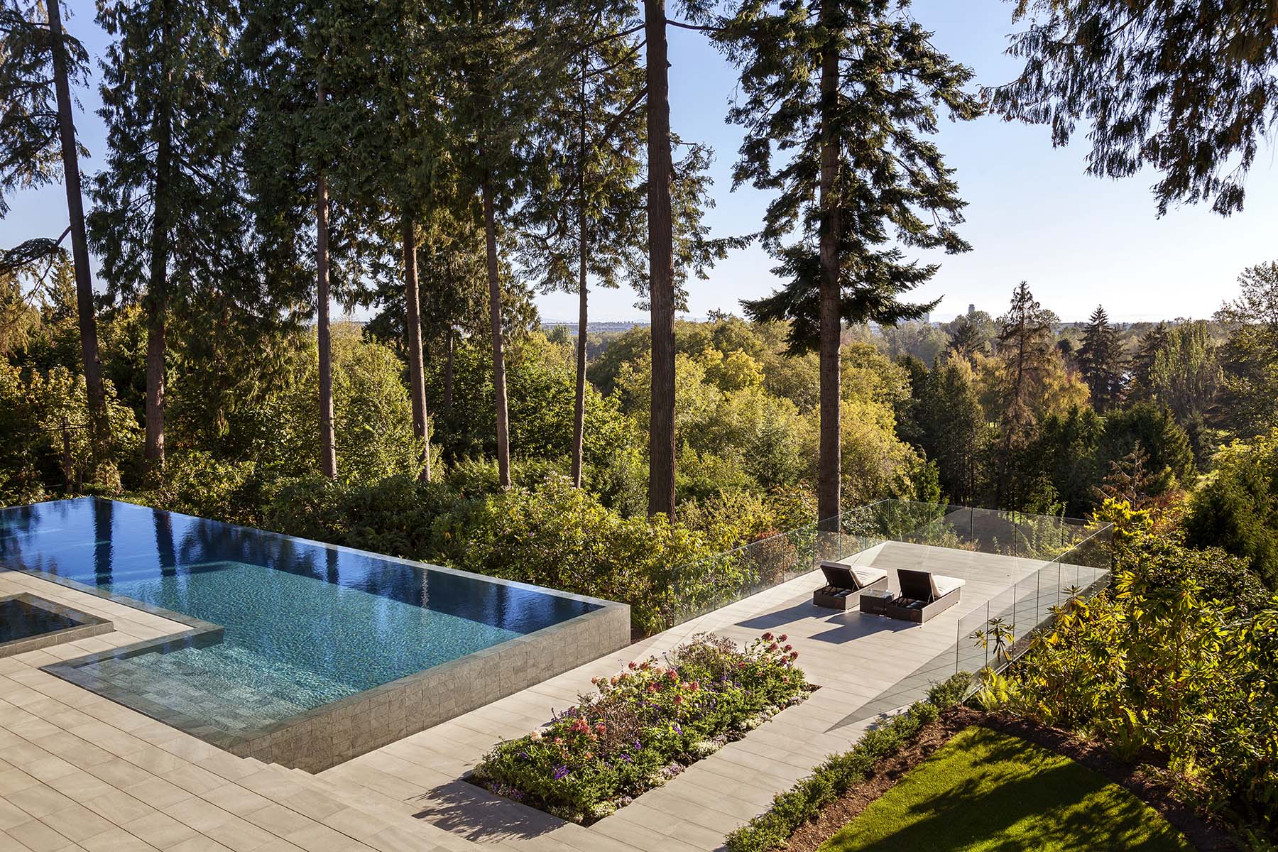 自然与现代的碰撞 | Paul Sangha Landscape Architecture 的 Juxtaposition 设计-5