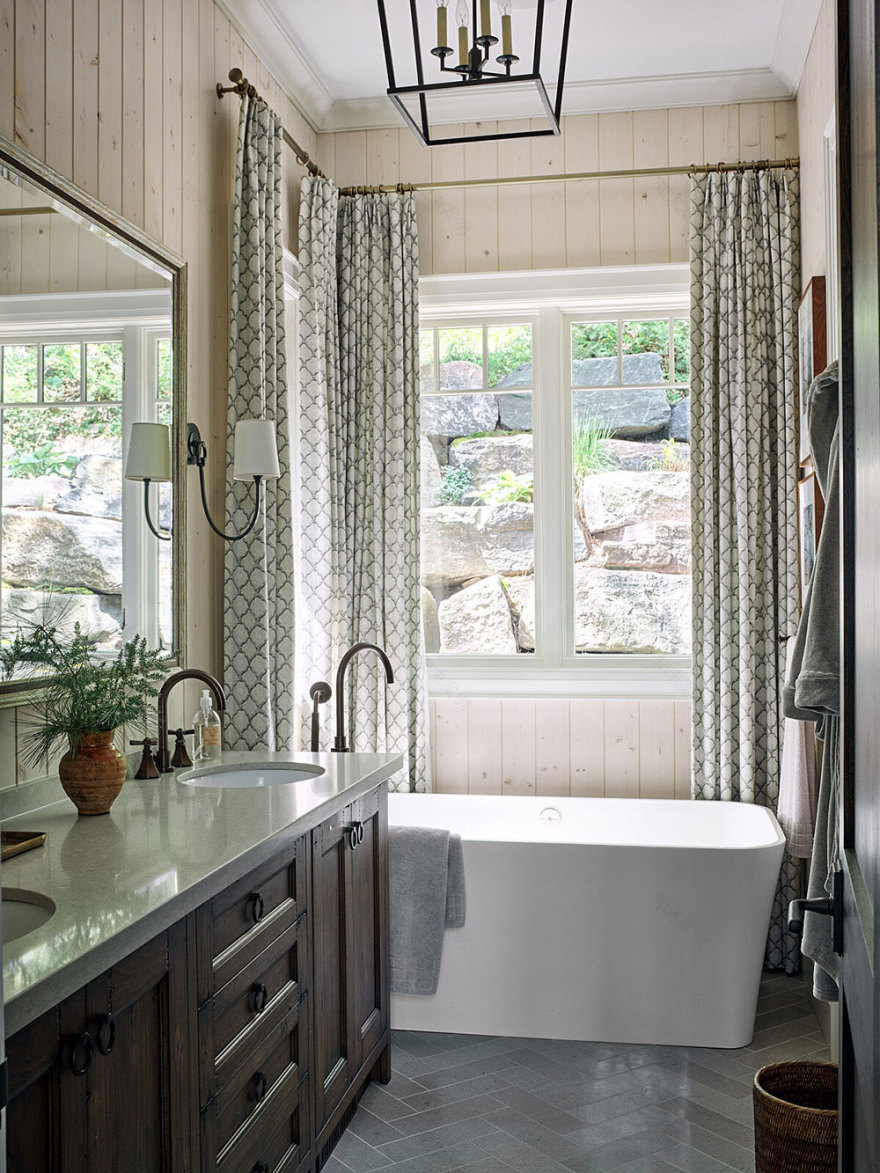 加拿大温馨湖畔别墅 | 蓝色厨房与精美纺织艺术-13