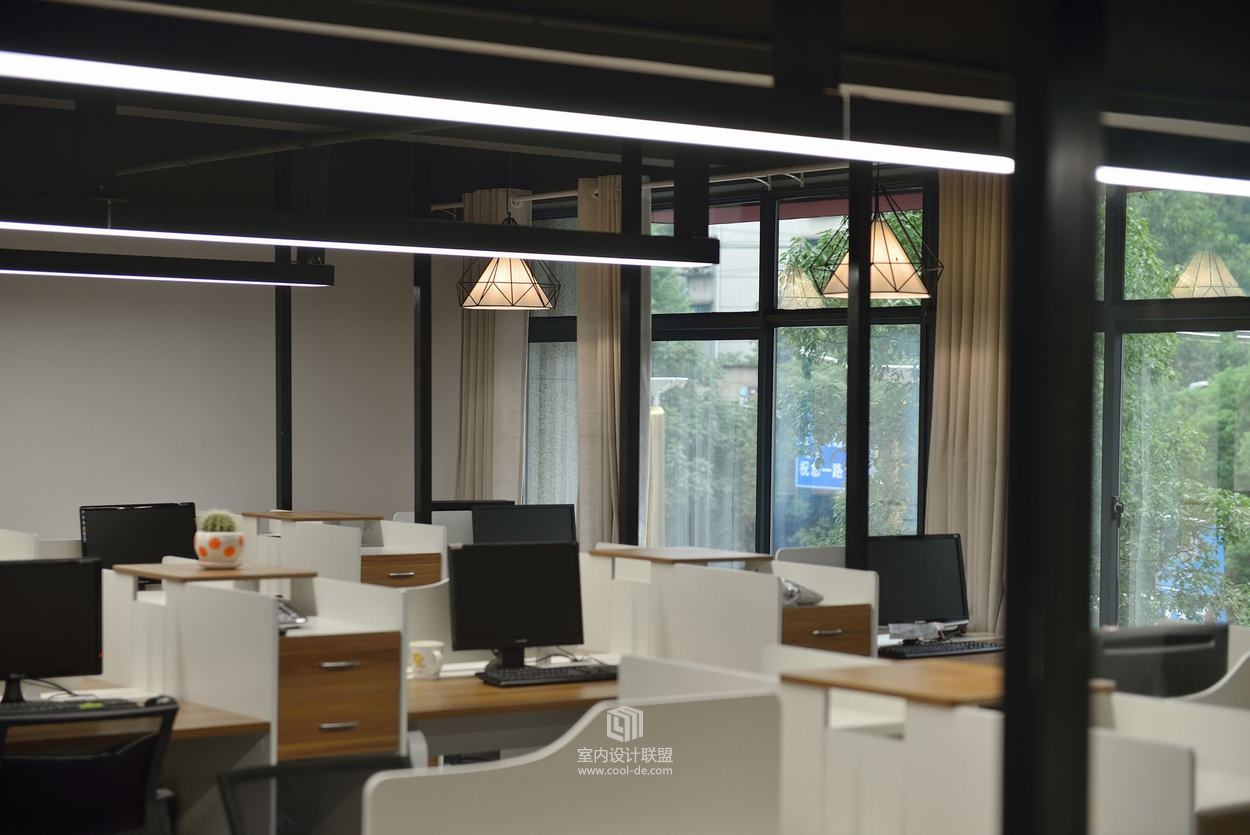 石龙贵设计--湖南皇室家居用品有限公司办公室-7