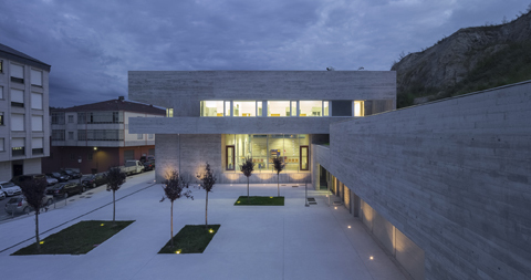 Healthcare Center in Valenzá  IDOM-50