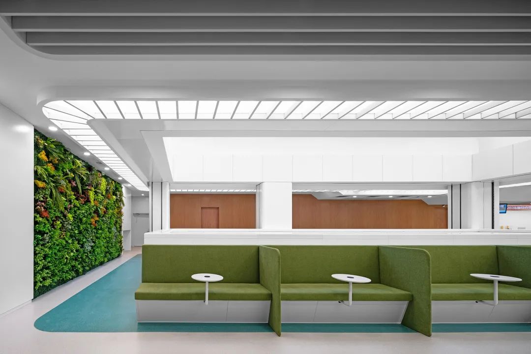 以空间色彩组织流线的市民中心设计-56