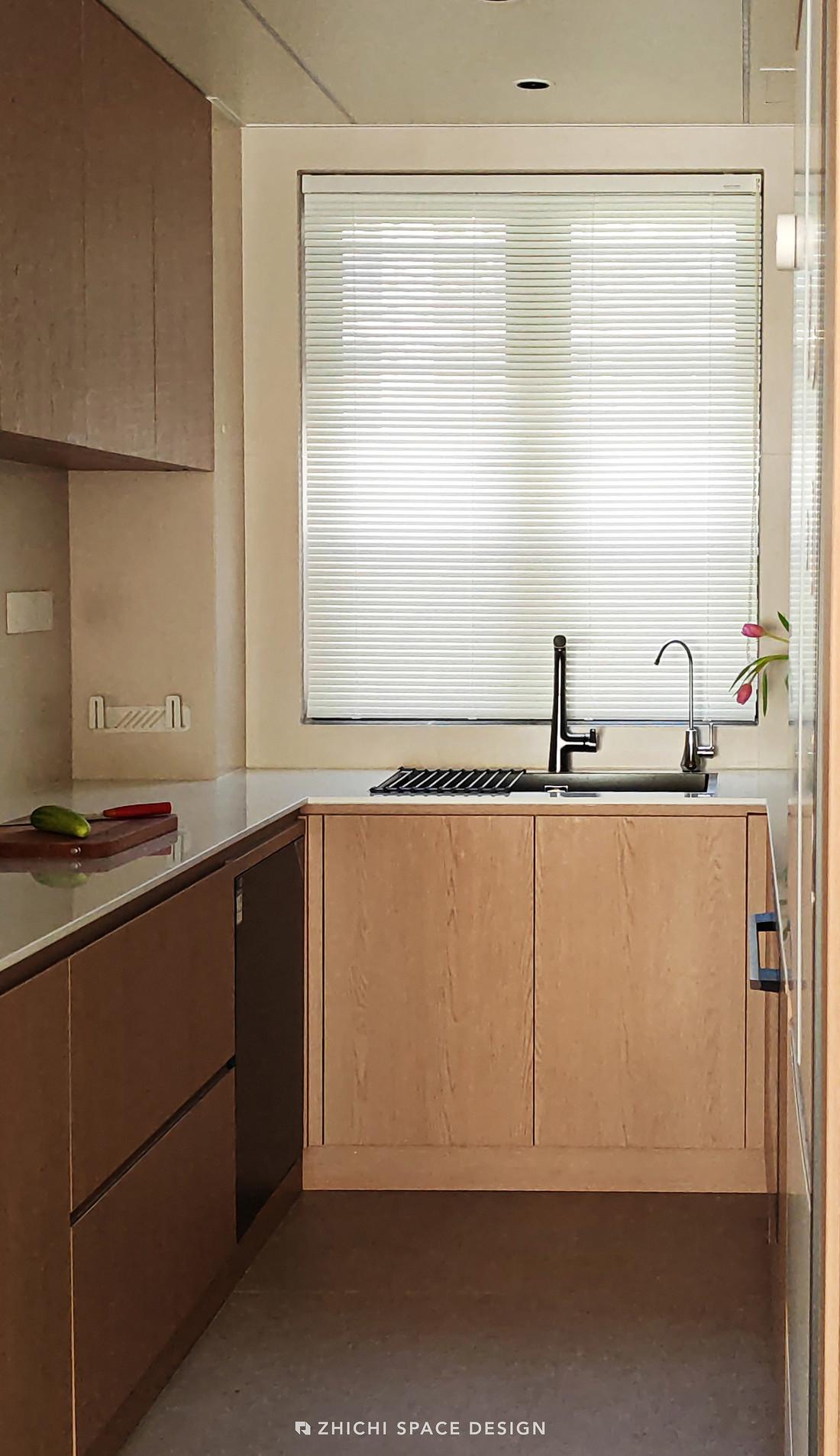 弧线隐去边界，墙体交错间藏起松弛与诗意-23