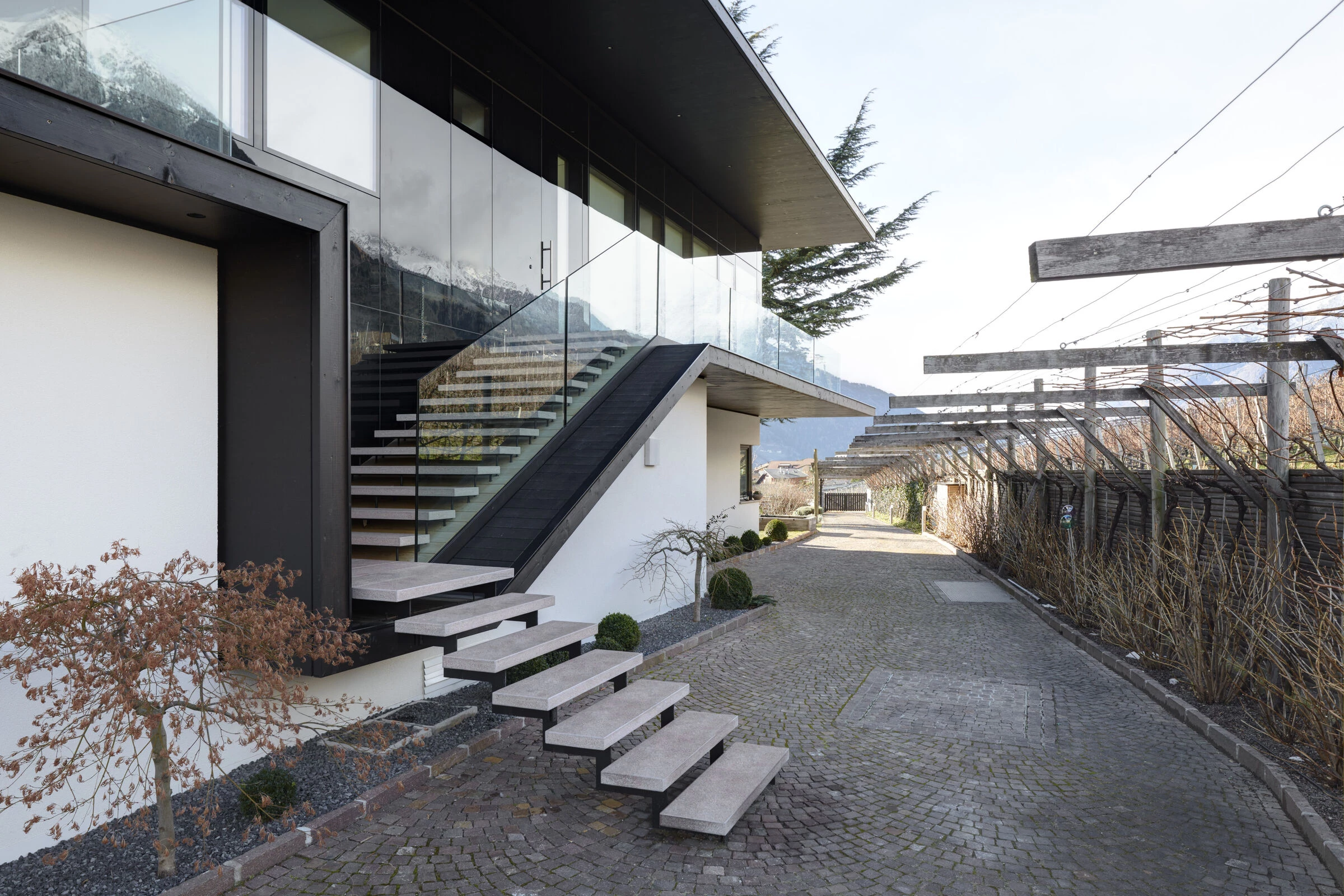 意式别墅"黑洞"-9