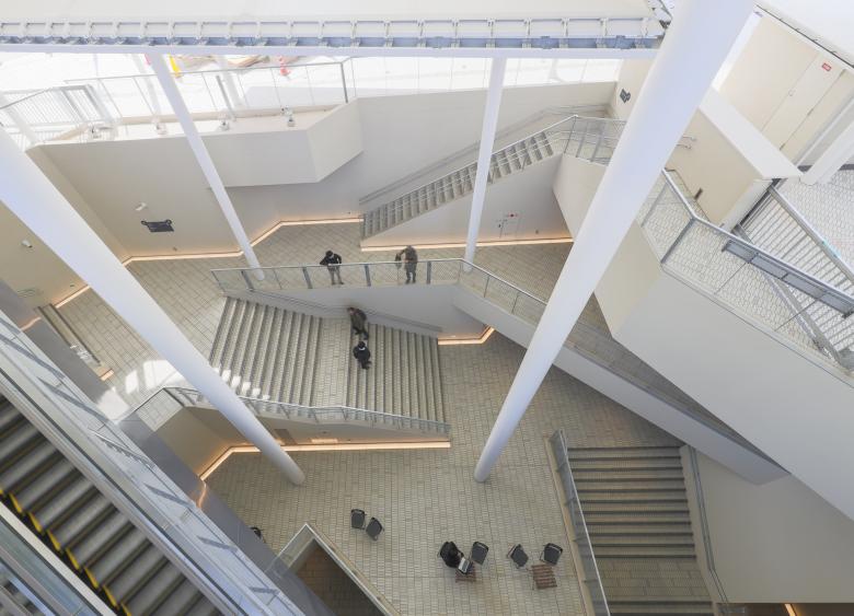 箕面船場阪大前駅エントランス丨日本大阪丨ジオグラフィック・デザイン・ラボ-8