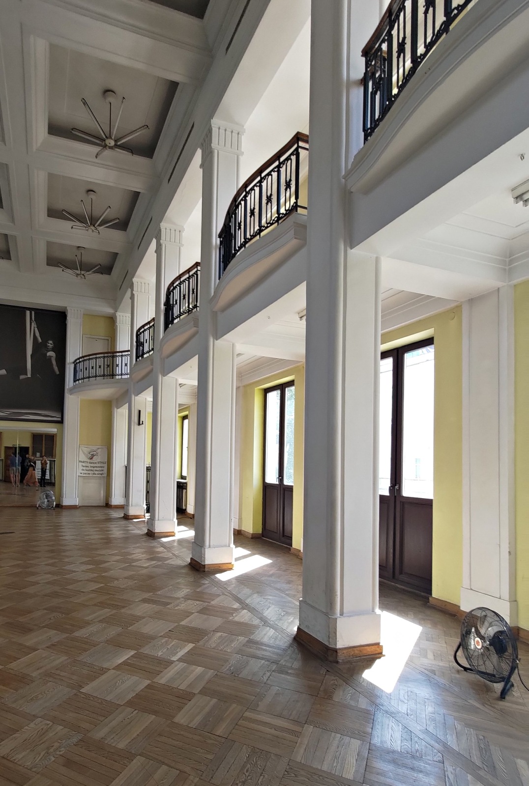 华沙Chmielna 9号建筑丨波兰华沙-20