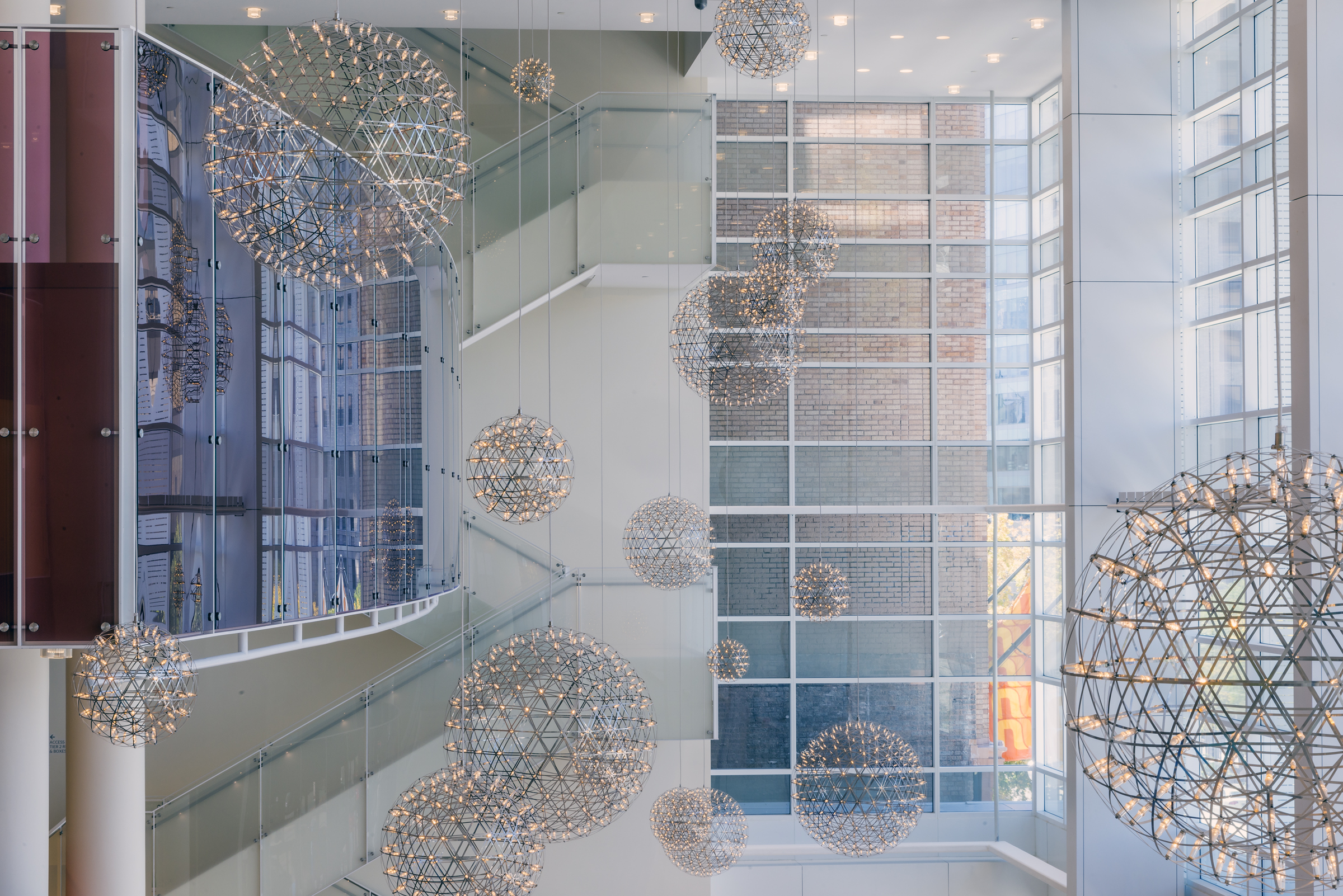 乔治 S·和多雷丝埃克勒斯剧院照明设计-11