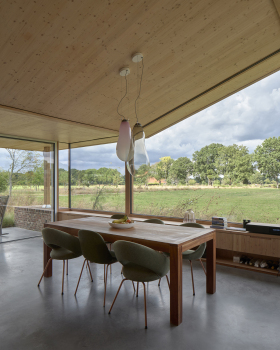 草地上的房子丨荷兰丨Team Tonbo