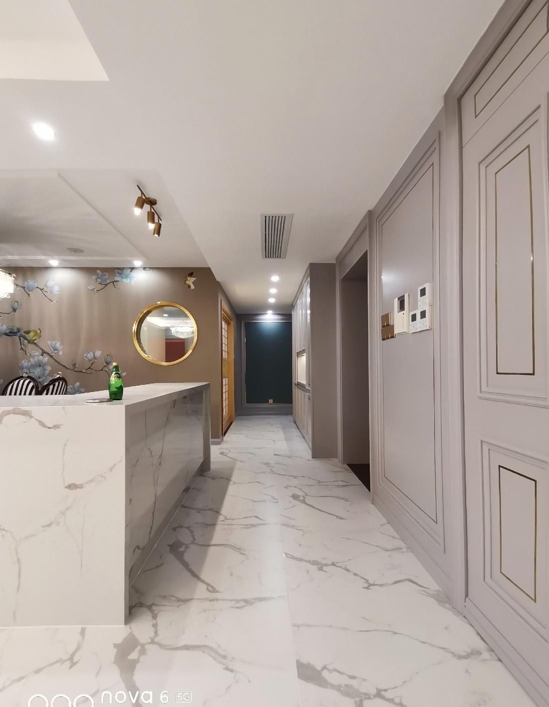 美式轻奢“镜中水月”——融合中西元素的现代家居设计-0