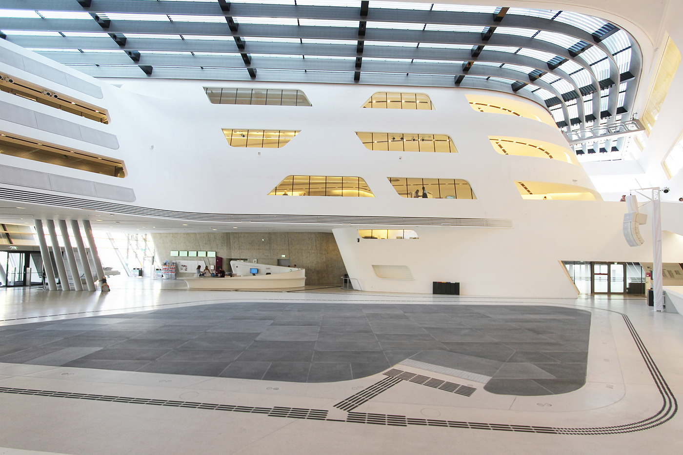 图书馆与学习中心,由扎哈·哈迪德设计-12