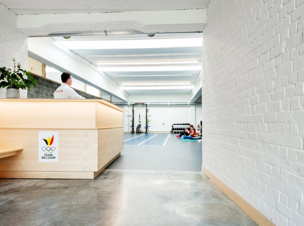 旧炸丸子工厂改造为运动物理治疗诊所丨Polygoon Architectuur-2