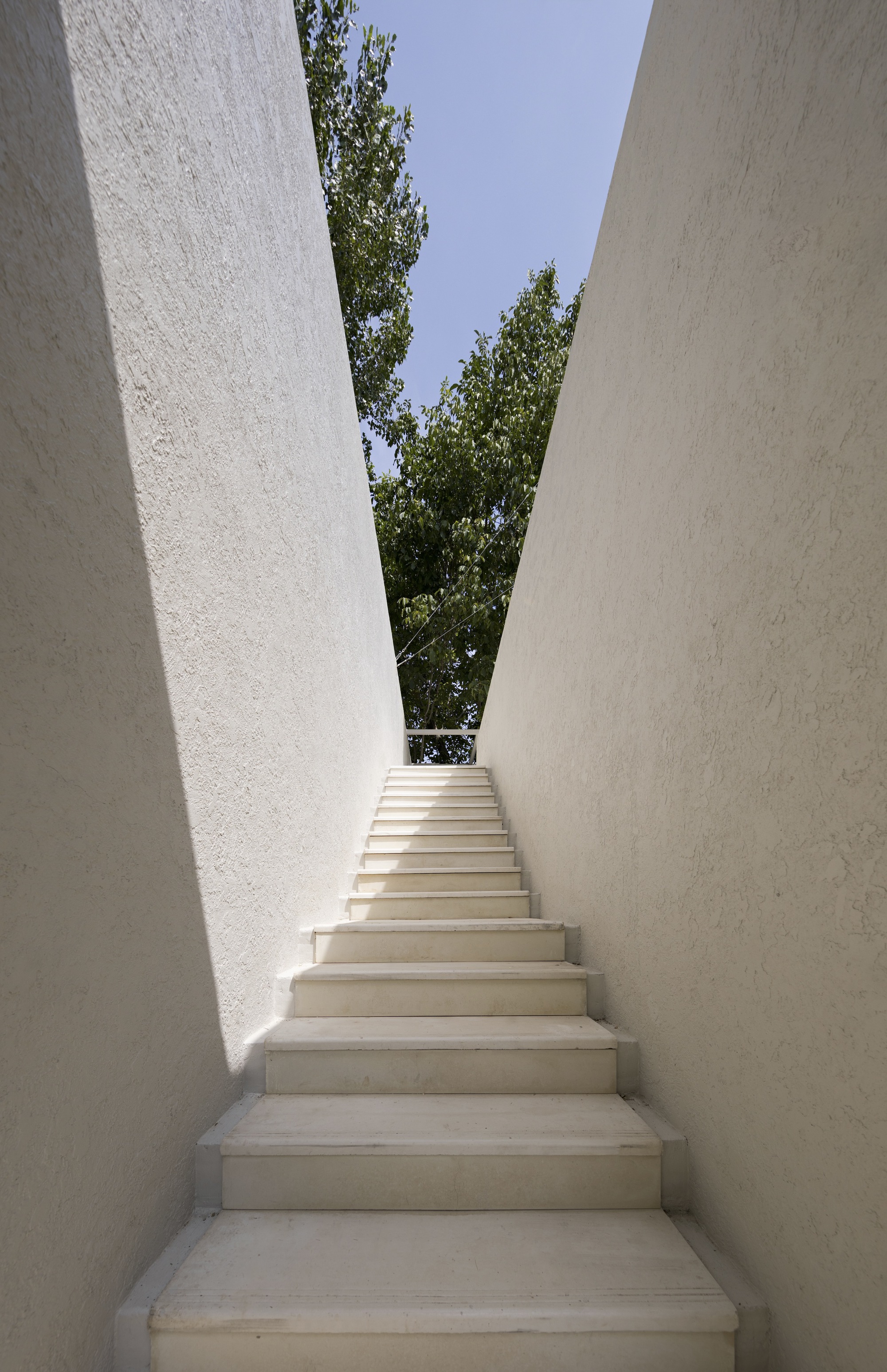 一所位于两个胡桃之间的房子丨伊朗丨KAV Architects-34