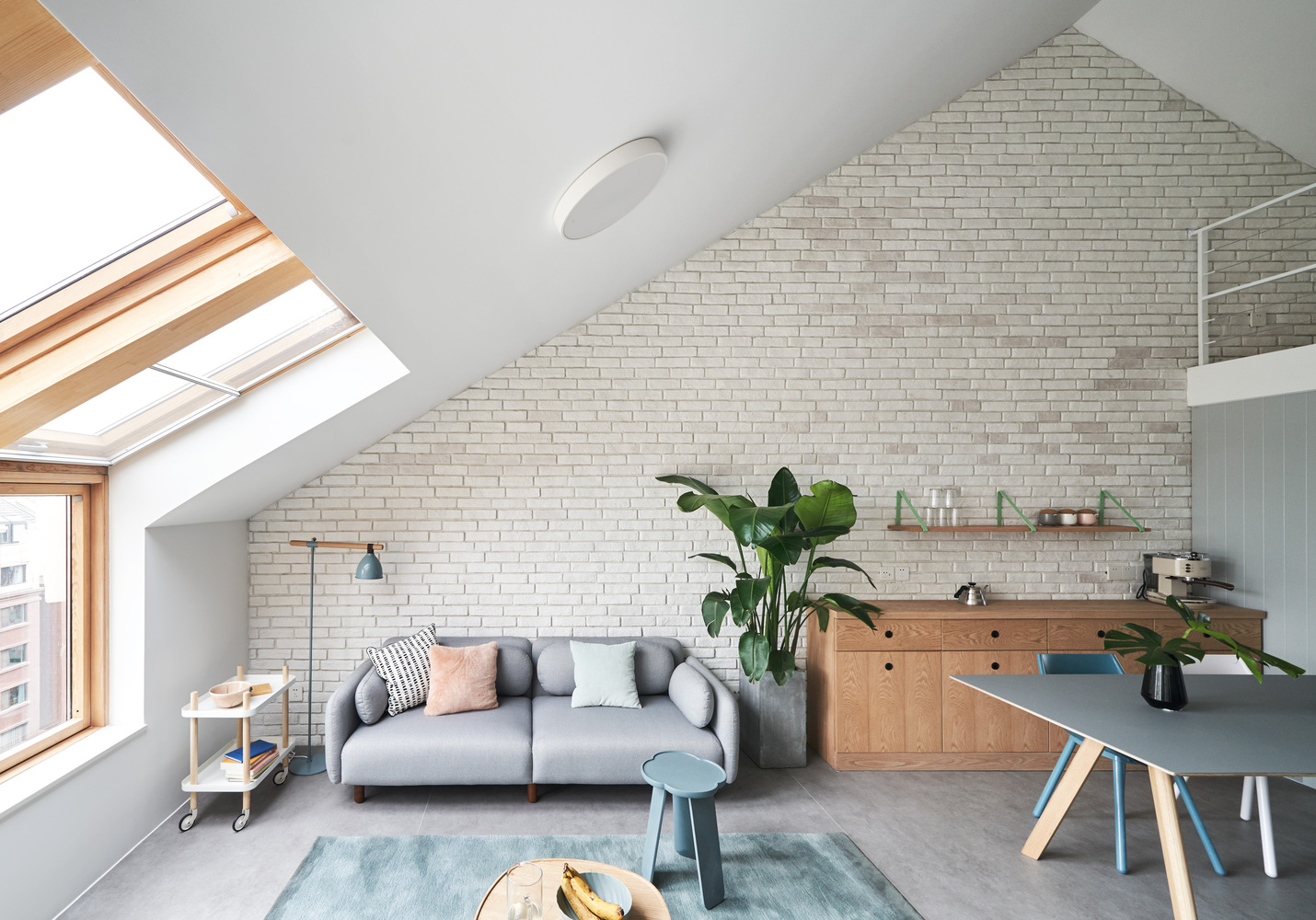 北京 Starburst House 的倾斜天花板挑战-45